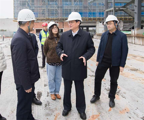 蔡邦银调研省老邻居商贸连锁公司项目建设情况