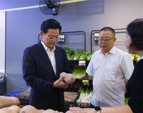 蔡邦银一行赴南充市调研尊龙集团中国官方网站社工作